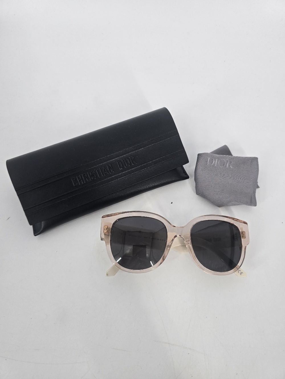 Dior Wildior BU Cat Eye Embossed Sunglasses in Pink with Case and Cloth - Picture 2 of 10